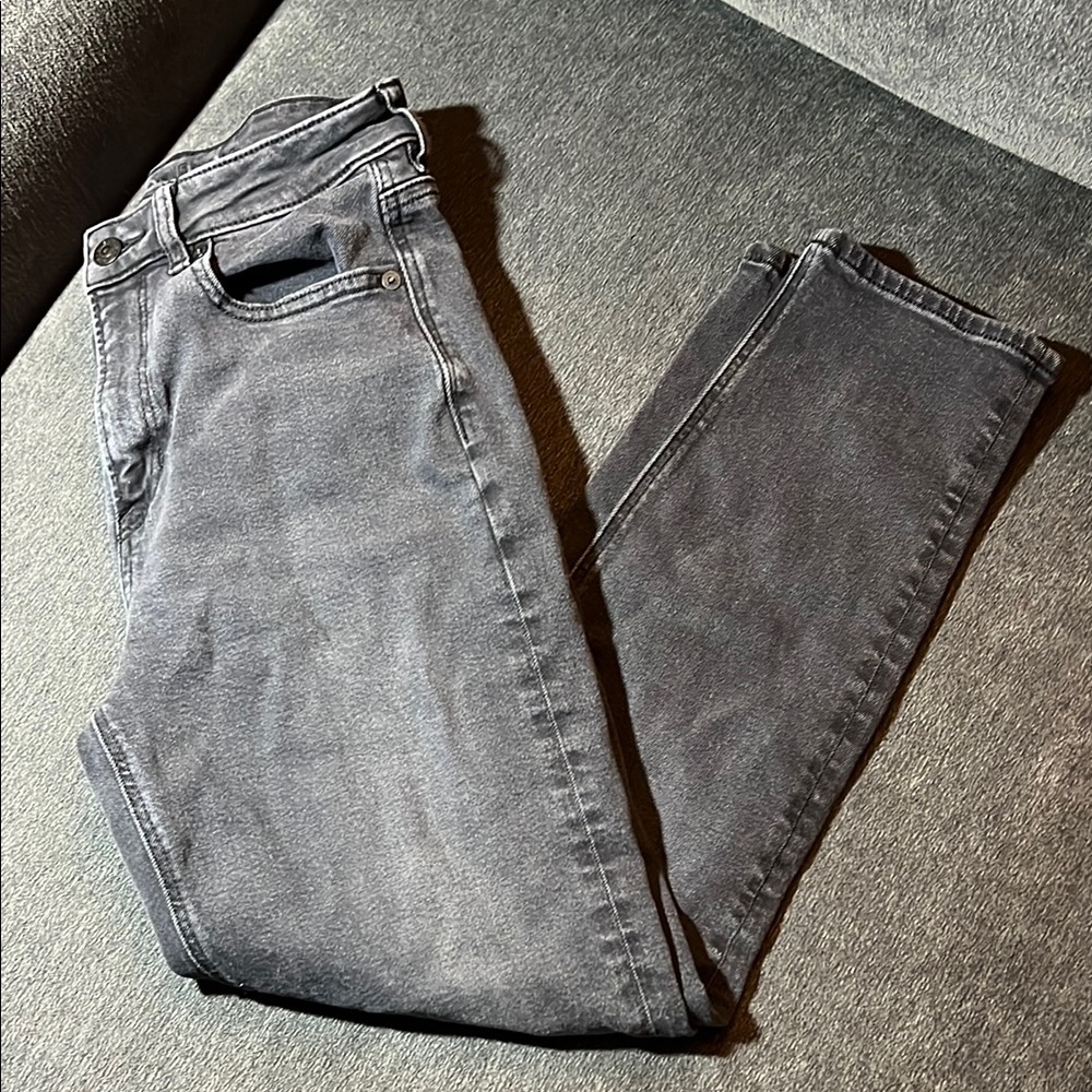 American Eagle Outfitters Women’s Distressed Black Mom Jeans Sz 4 Short